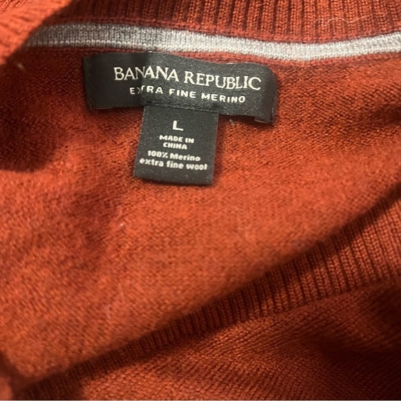 Banana Republic Men’s Large V-Neck 100% Extra Fine Merino Wool Sweater Sienna - Picture 7 of 11